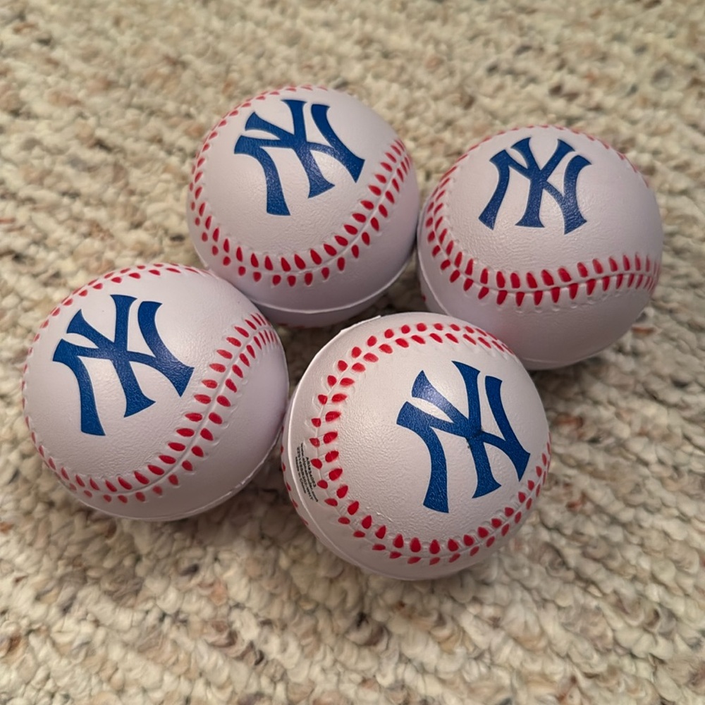 MLB New York ny Yankees Yankee stress ball (4) 
T Mobile squishy rare NEW sports